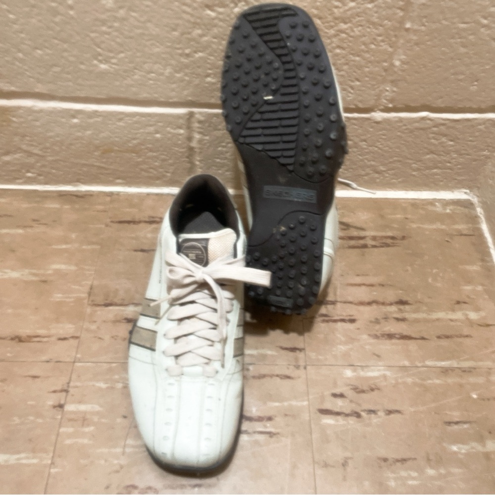 Men’s Low Top leather off white, lace up Sketchers Sneaker. US size 8 - Picture 2 of 7